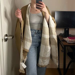 Banana Republic Shawl